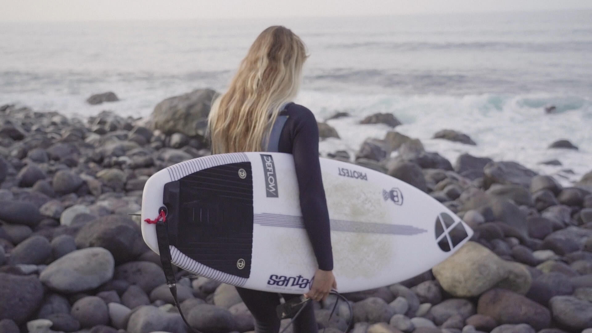 FONTEIDE LAURA COVIELLA_LOGOMP4.00_00_19_02.Imagen fija003