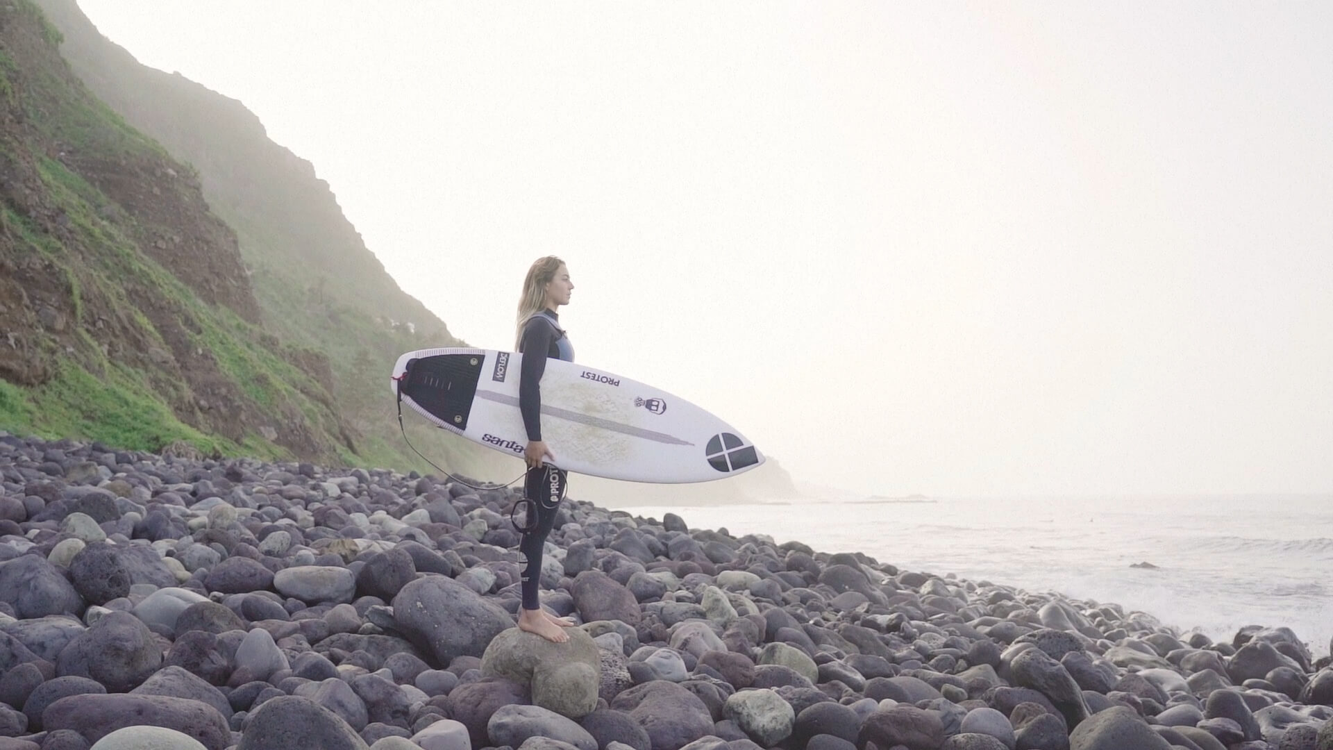 FONTEIDE LAURA COVIELLA_LOGOMP4.00_01_30_13.Imagen fija034